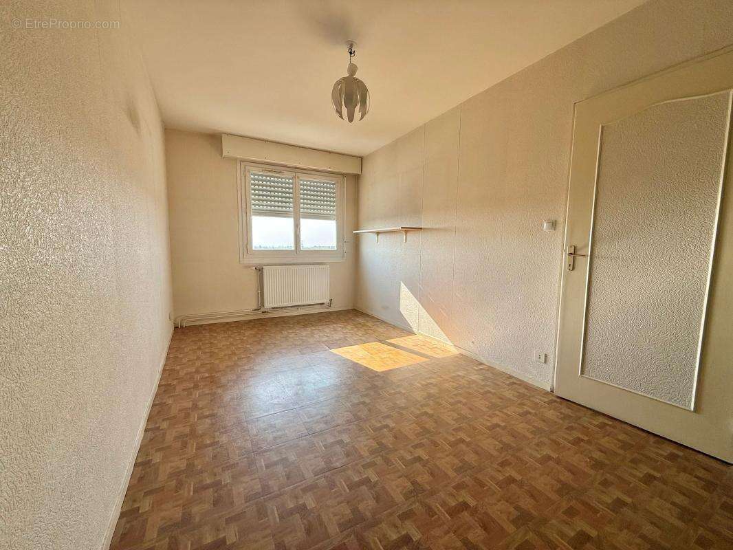 Appartement T 1 - dernier étage avec ascenseur - cave - parking privatif extérieur - photo 12