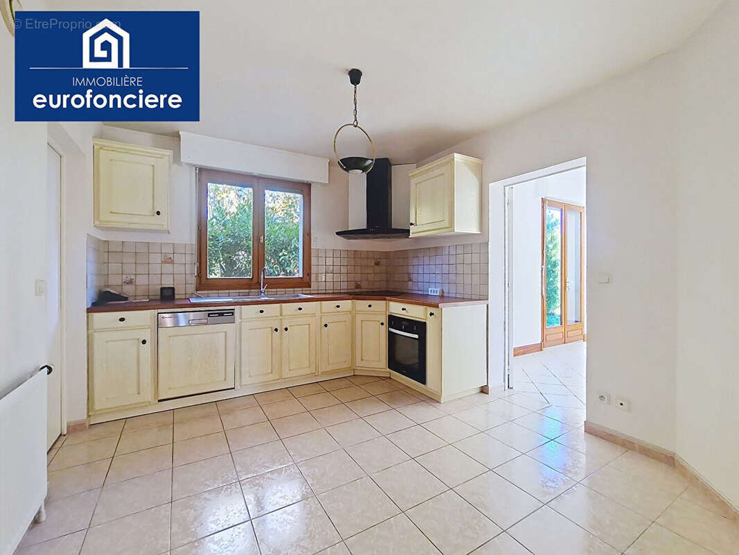 Maison à LA RIVIERE-DE-CORPS