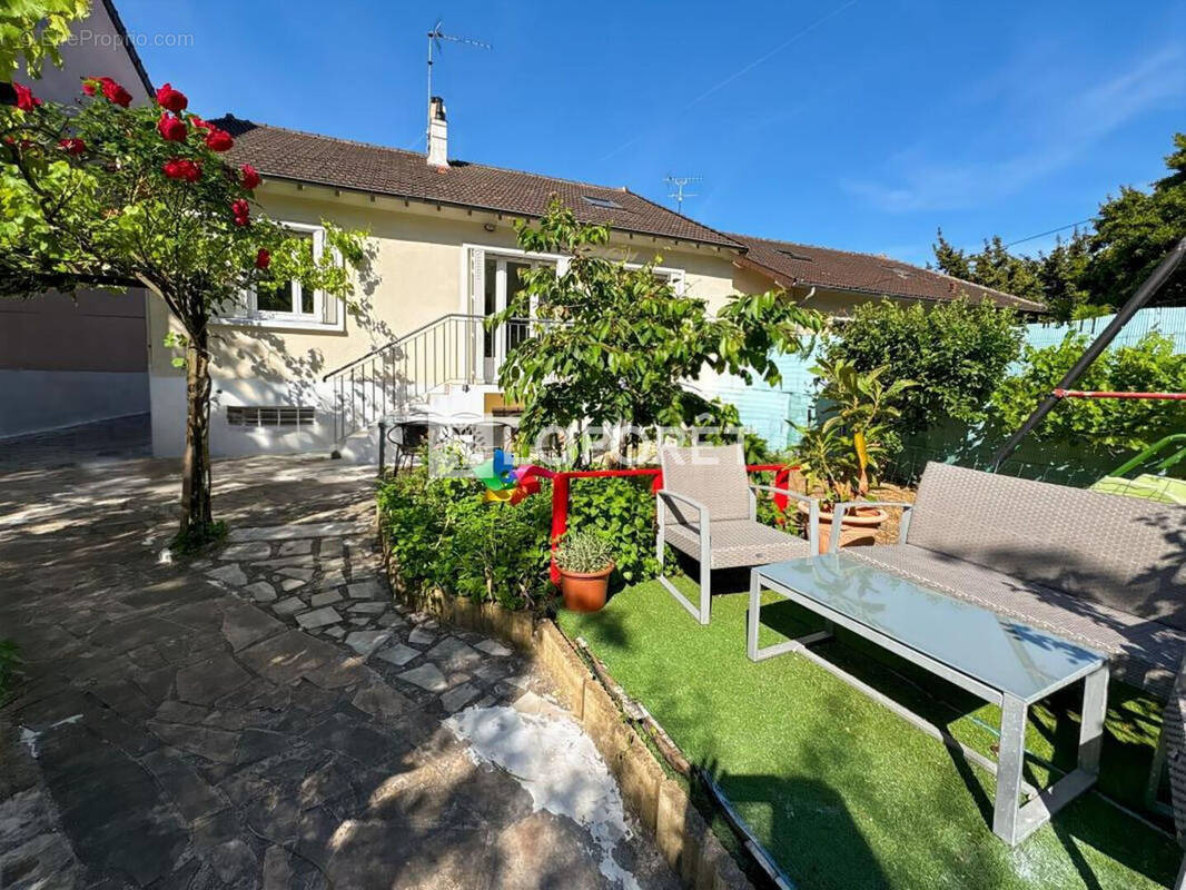 Maison à VIGNEUX-SUR-SEINE
