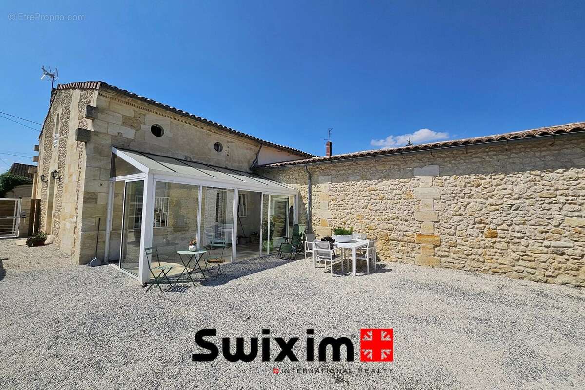 Maison à SAINT-ESTEPHE