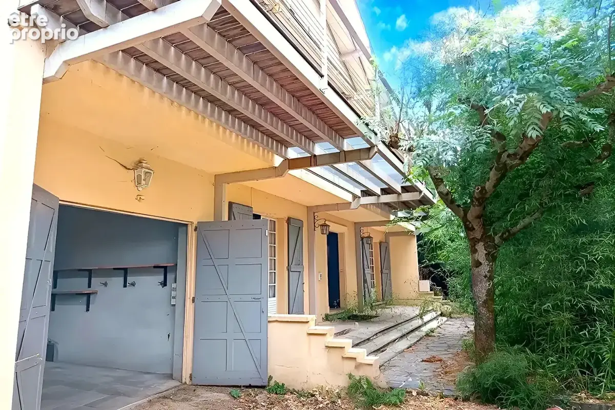 Belle demeure de caractère à Brassac 298 m2 - photo 3