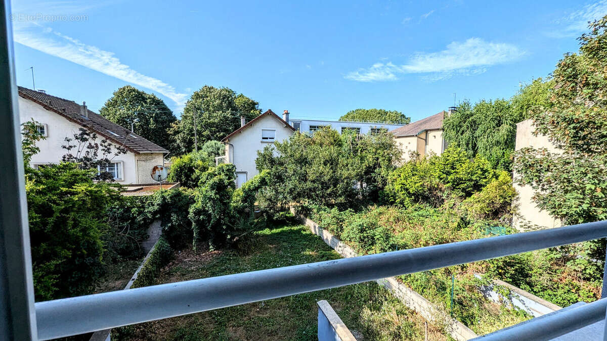Appartement Saint Denis 4 pièce(s) 55.07 m2 - photo 3