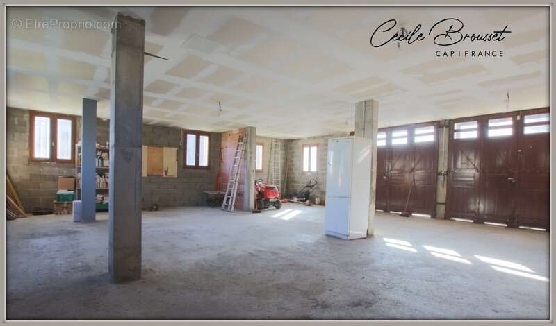Villa 4 faces à vendre sur 1425 m2 de terrain avec garage et studio indépendant à REYNES (66) - photo 11