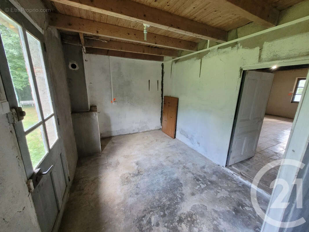 Maison 93 m² à La Chapelle-Thecle  - photo 6