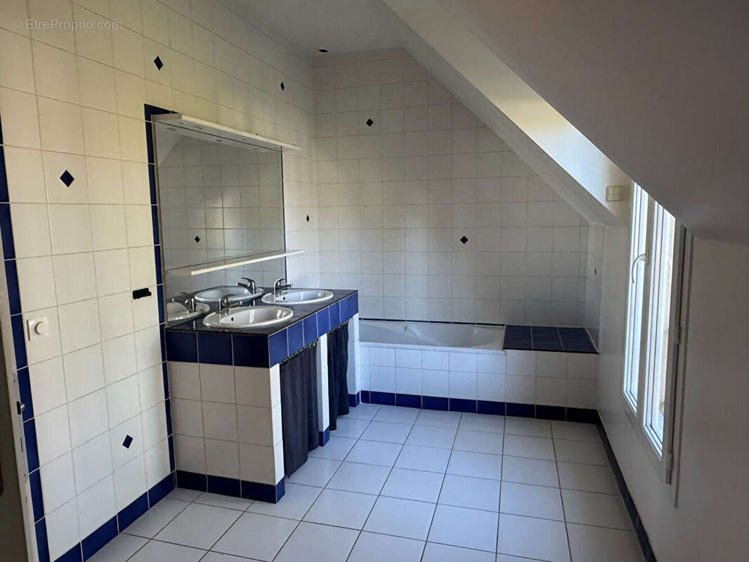 Maison à FEUCHEROLLES