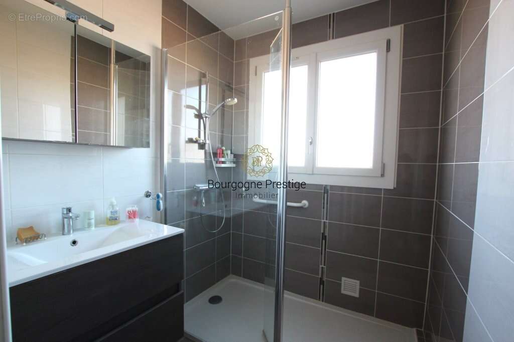 Maison à PONT-DE-VAUX