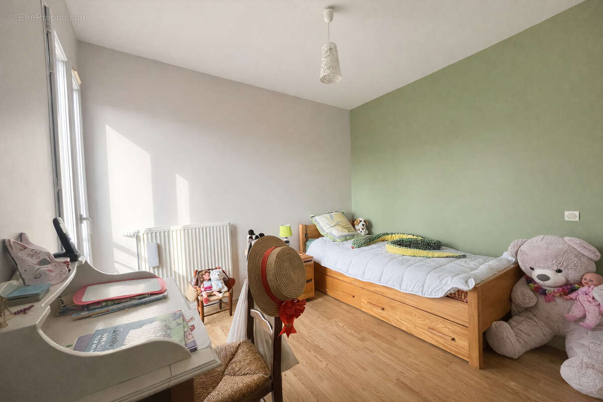 Maison à GREZIEU-LA-VARENNE