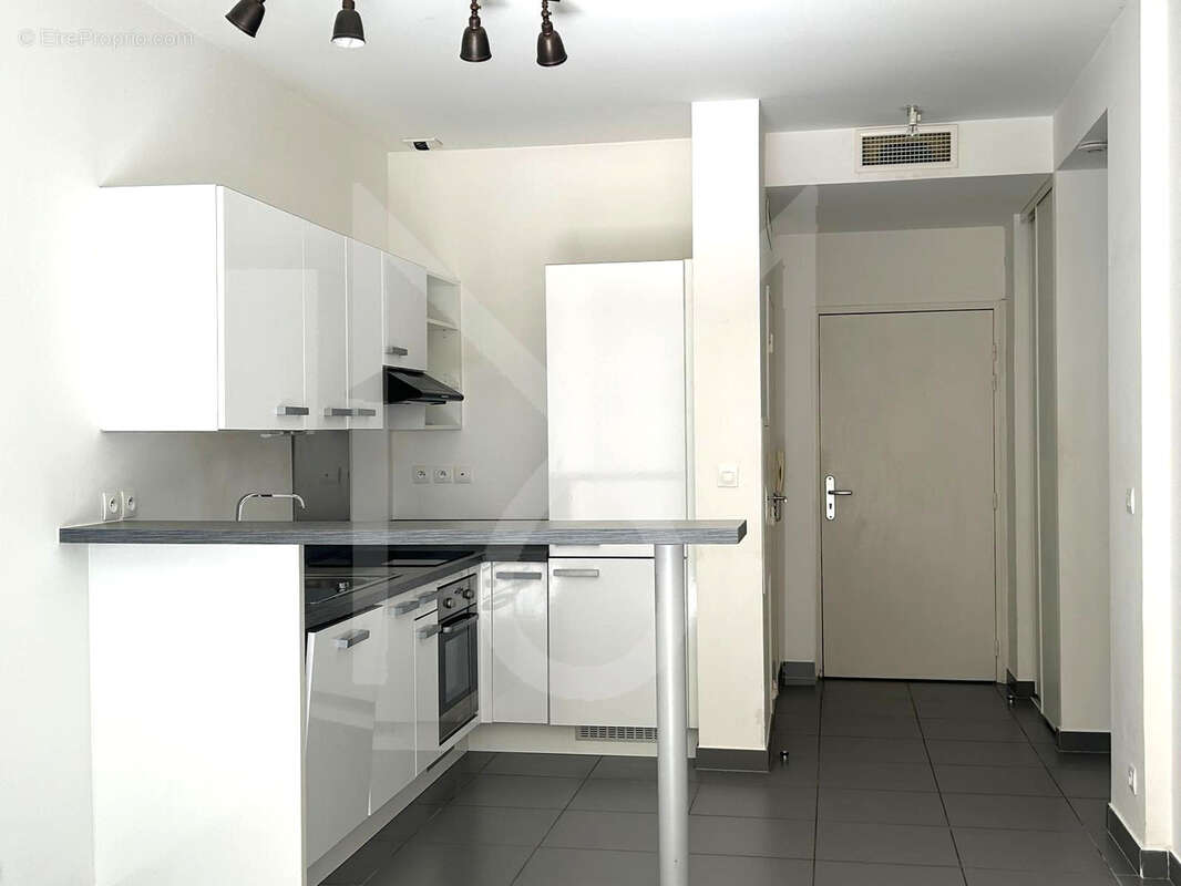 Appartement en rez-de-jardin de type 2 de 44,62 m2 avec jardin proche des plages à La Londe-Les-Maures - photo 6