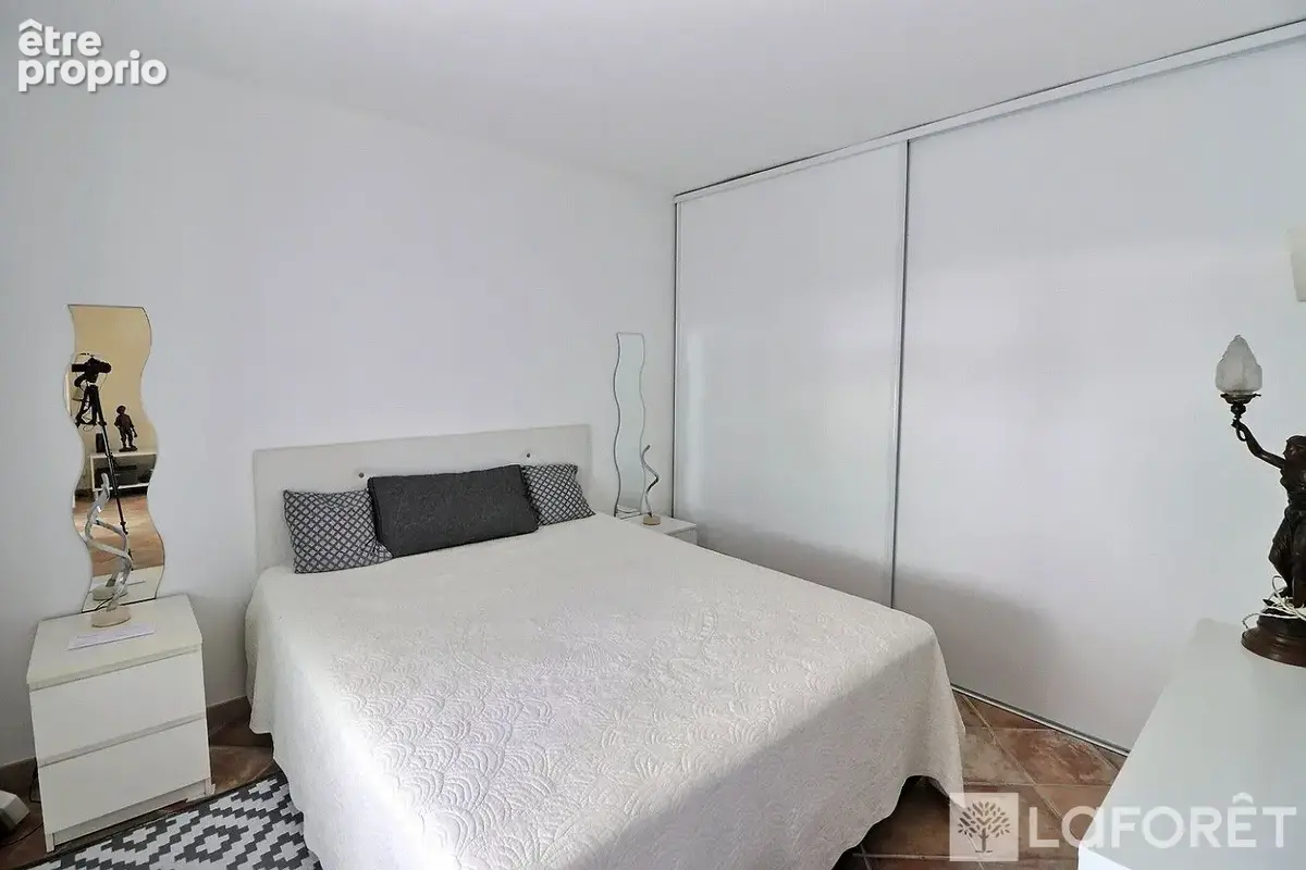 Hyères coeur de ville- Maison de caractère divisée en deux appartements ou à réunir - photo 4