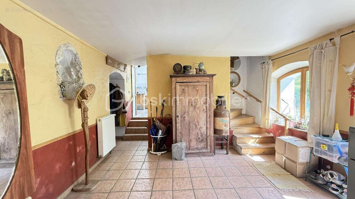 Maison à SAINT-GEOIRE-EN-VALDAINE