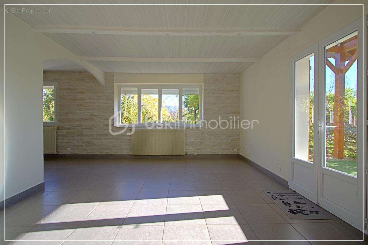 Maison à LE PONT-DE-BEAUVOISIN