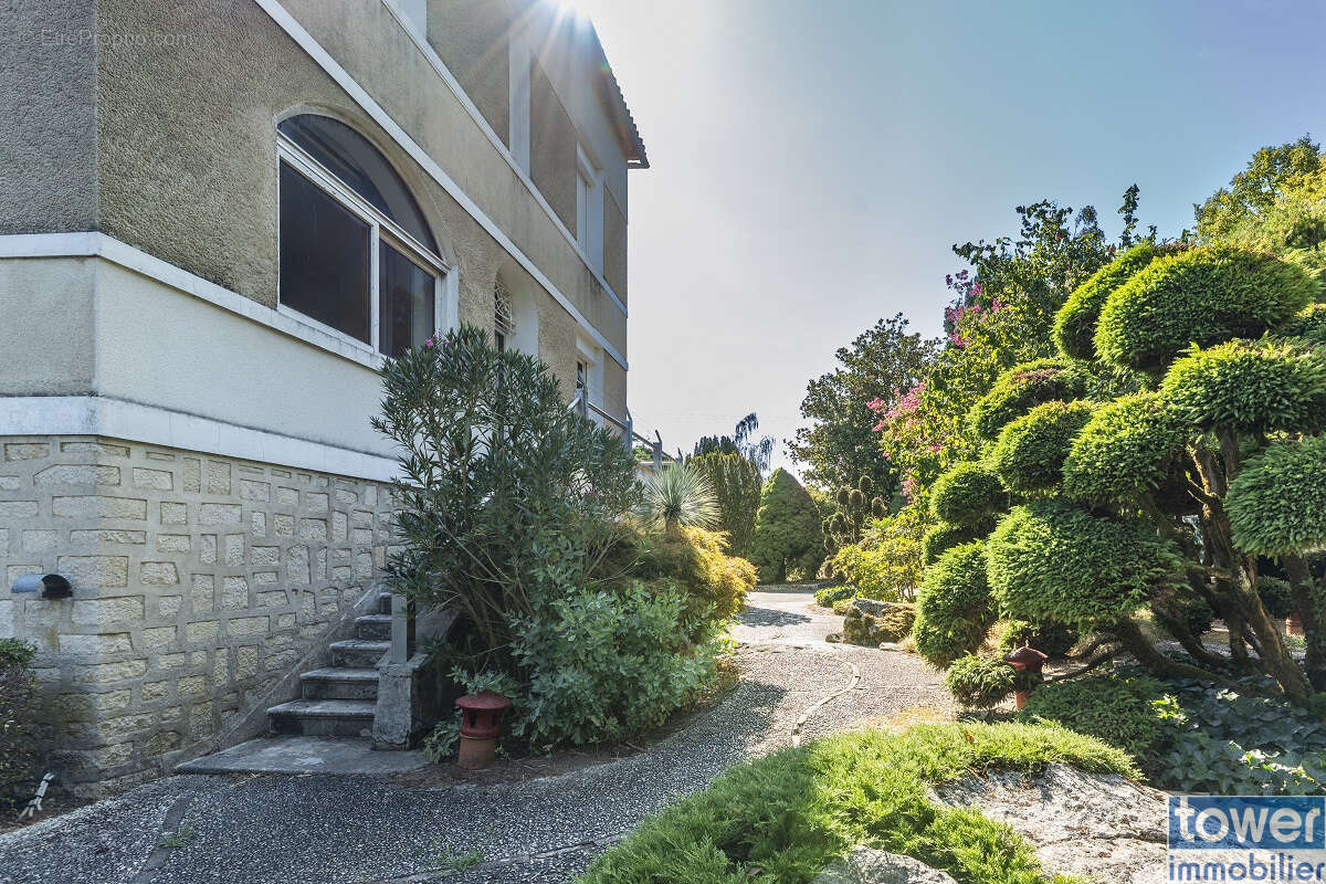 Ensemble immobilier avec maison de maître à Montbron - photo 22
