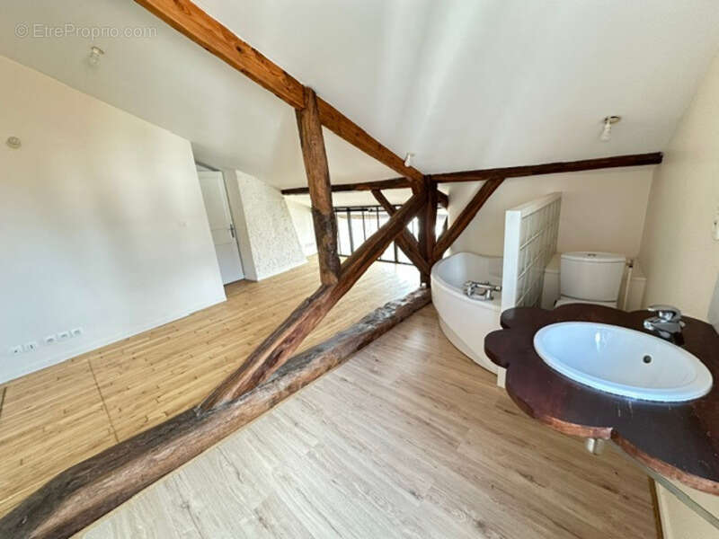 Immeuble de charme – Centre-ville d’Angoulême – Idéal résidence + investissement - photo 15