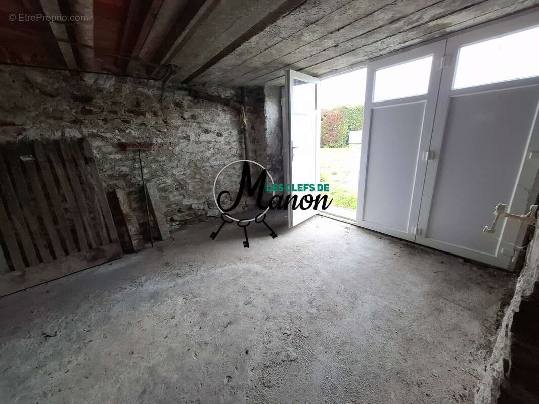 Maison à SAINT-SORNIN-LEULAC