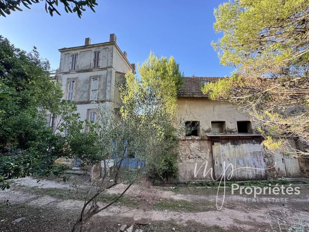 Maison à CARQUEIRANNE