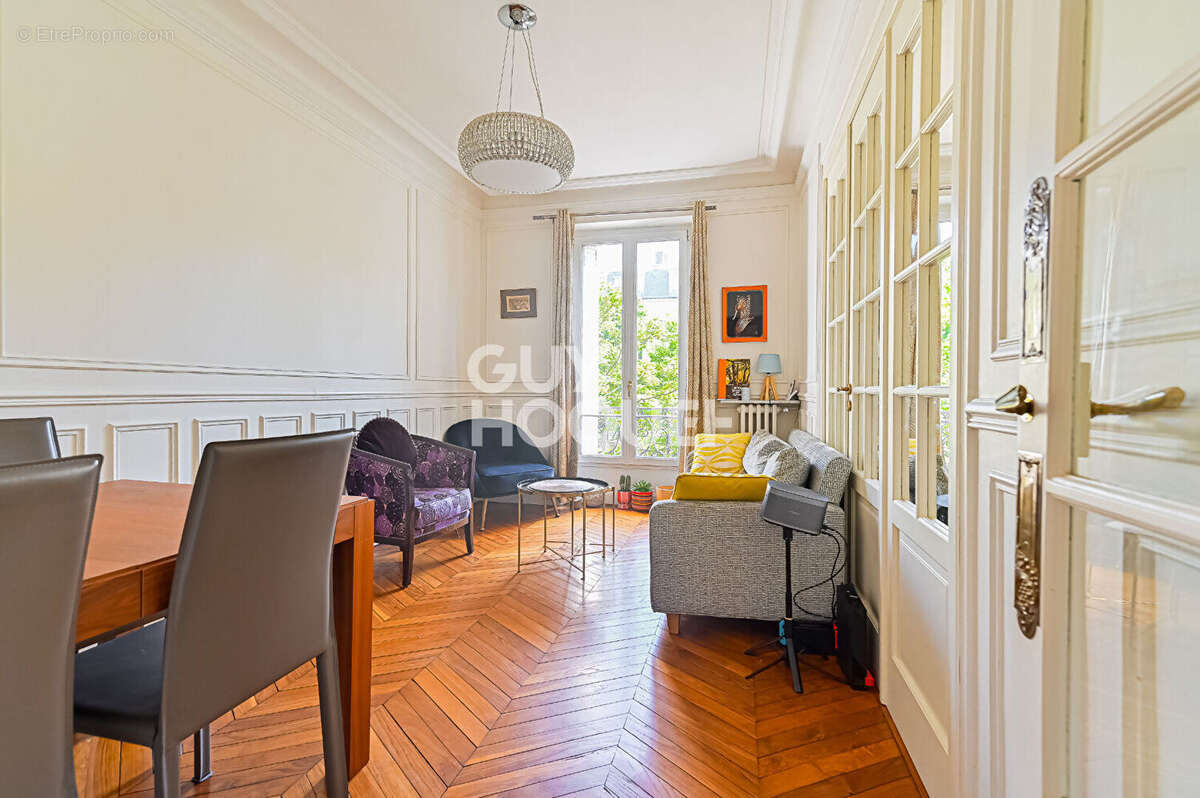 Appartement à PARIS-12E