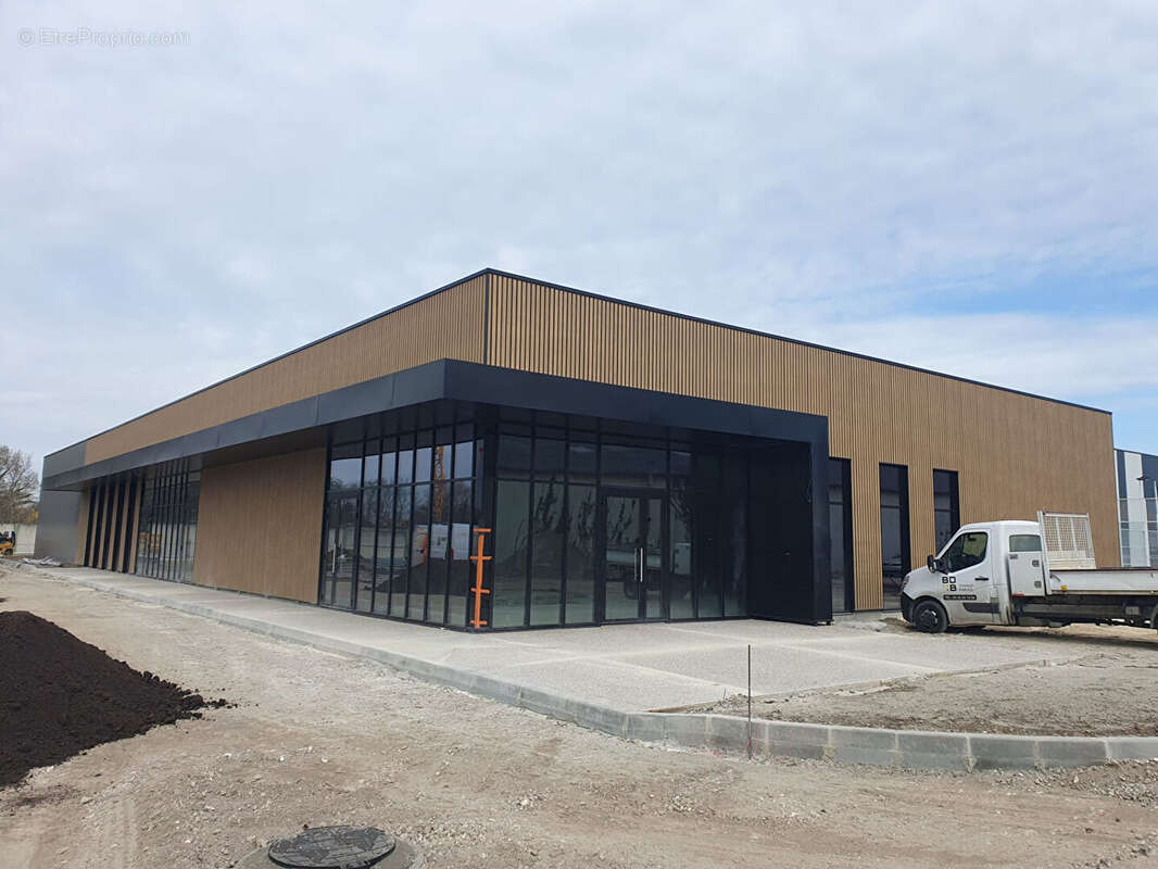 Commerce à SAINTE-EULALIE