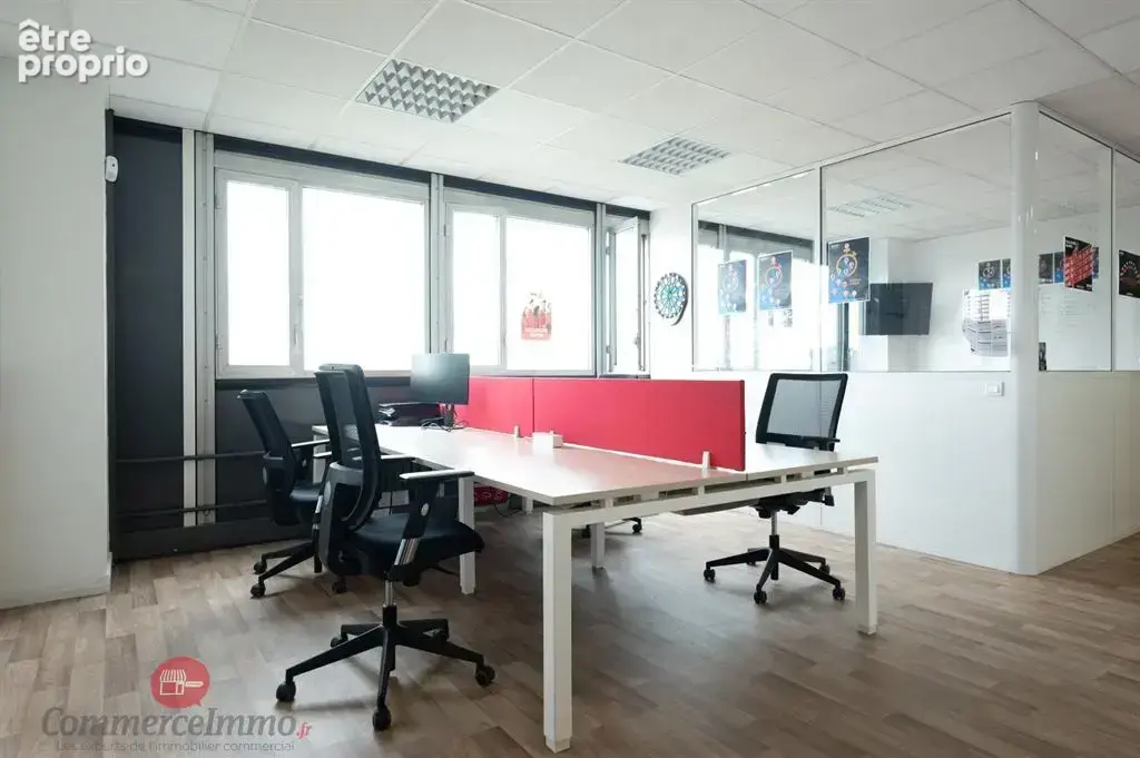 Murs d'un plateau de bureaux de 324 m2 à prix très concurentiel 530 000€ + 6 places de parkings - photo 9