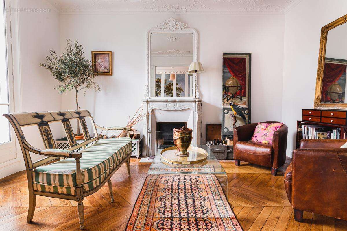 Appartement à PARIS-7E