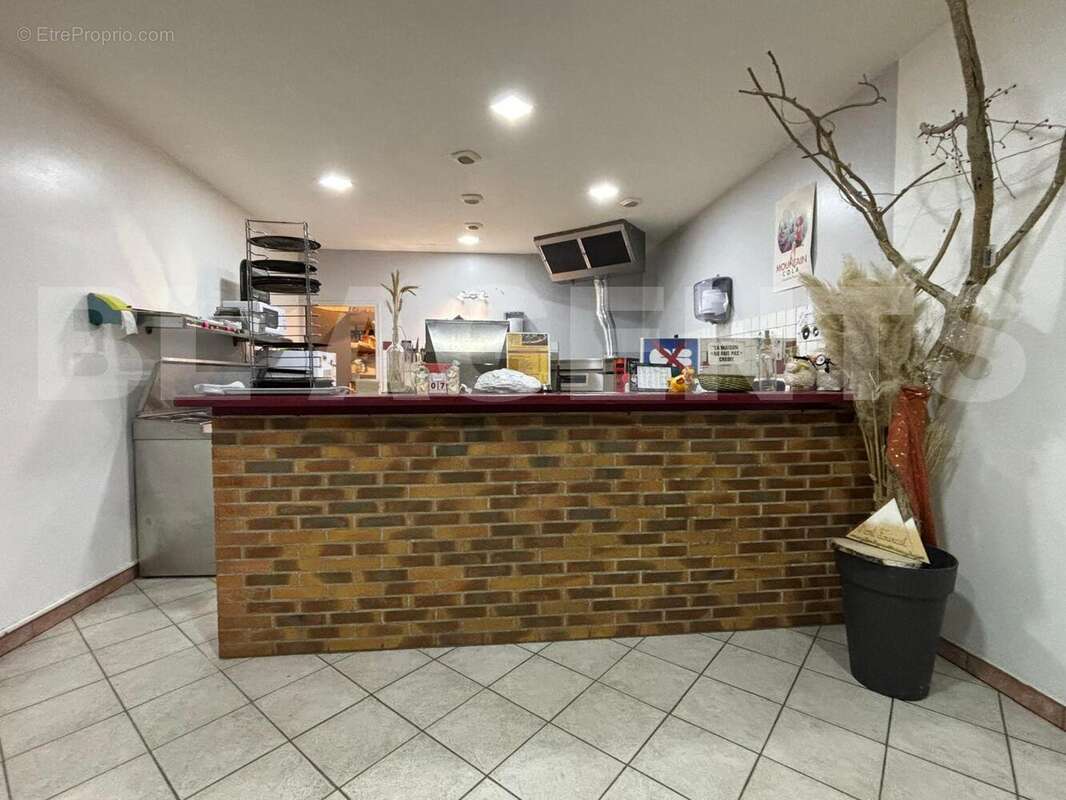 WhatsApp Image 2025-12-10 at 17 - Commerce à LAROQUE-D'OLMES