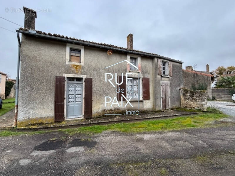 Maison à THENEZAY