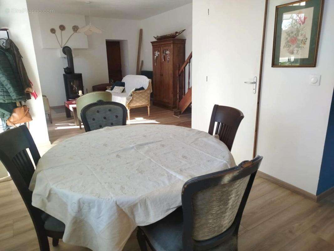 Maison à NOYAL-PONTIVY