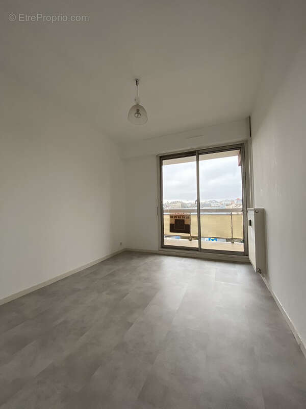 Résidence louis philippe - f3 - cave + parking - photo 4