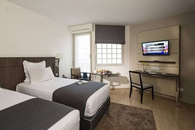 Appartement à COURBEVOIE