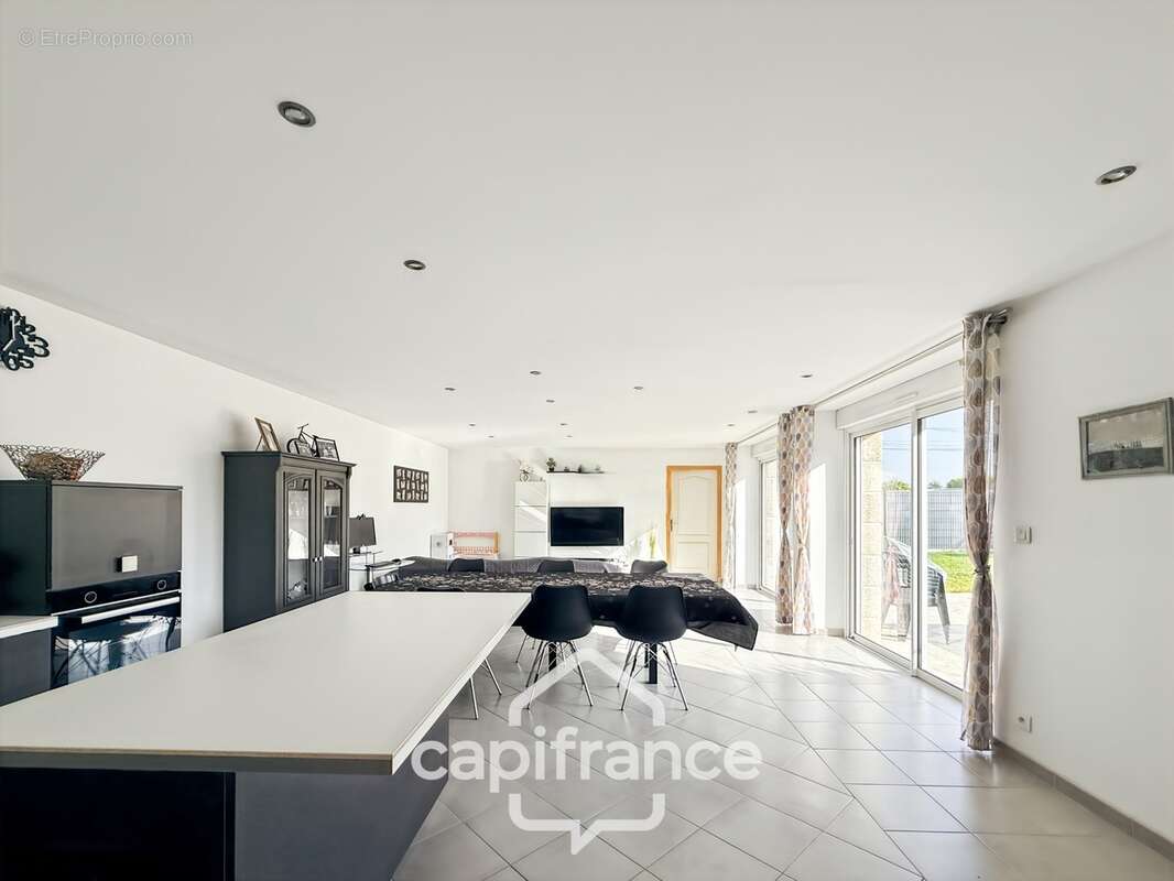 Proche PONTIVY - Maison familiale 5 chambres avec double garage - photo 4