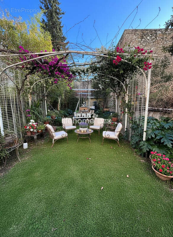 Appartement 174 m² à Marseille-4e  - photo 6