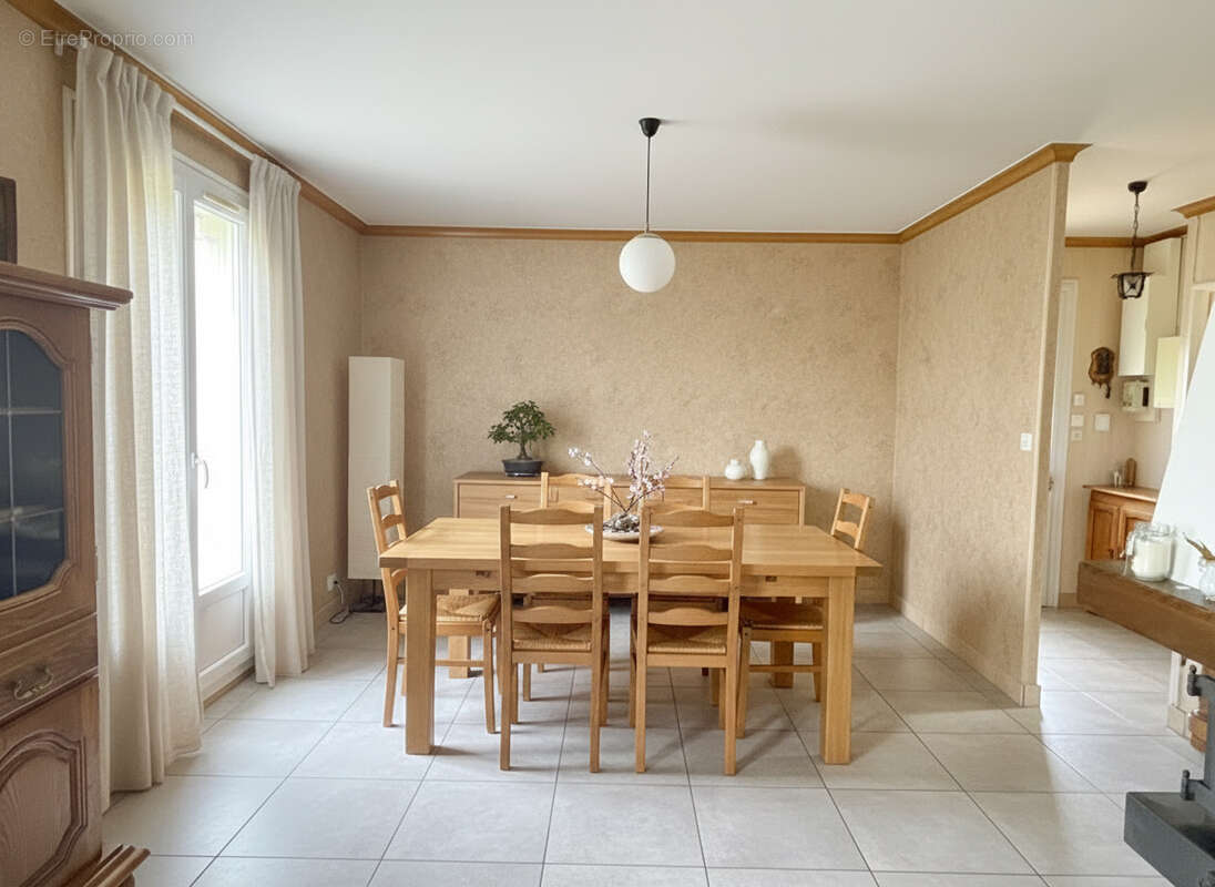 Maison à BRETEUIL