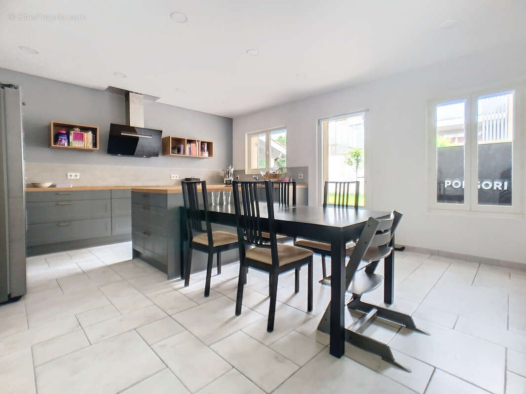 Maison à CHASSE-SUR-RHONE