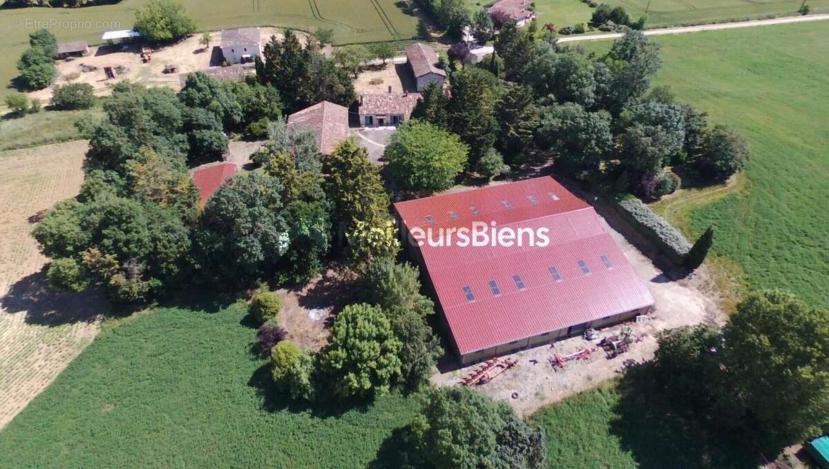 Maison à SAINT-CLAR