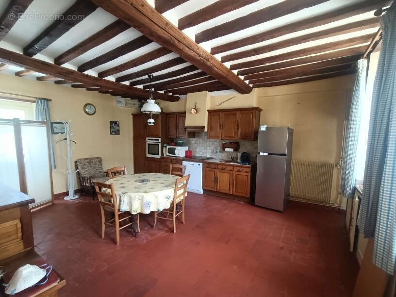 Maison à LONGUES-SUR-MER