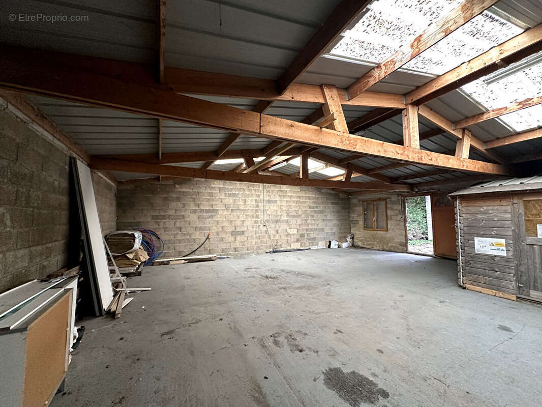 Autre à LA BROSSE-MONTCEAUX