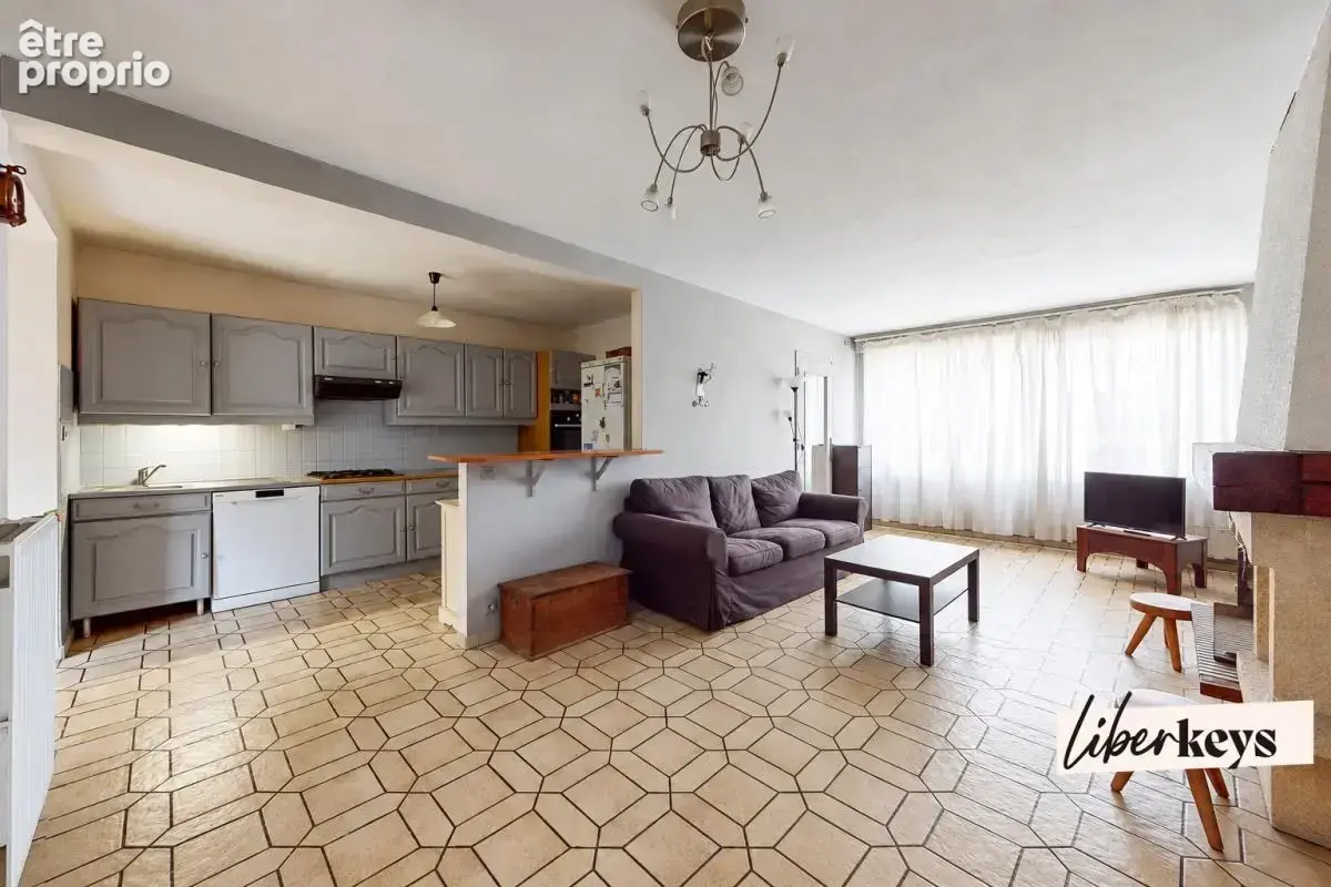 Maison de 120m² avec 4 chambres, jardin, garage, et cave - photo 3