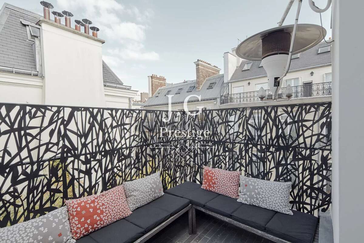 Appartement à PARIS-7E