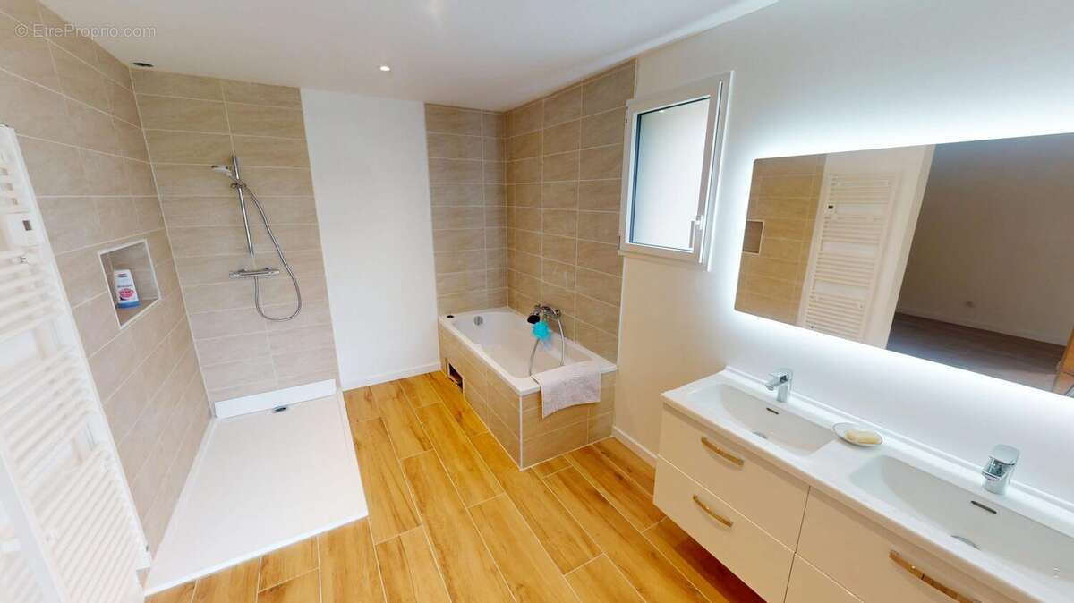 Maison à VERNOU-SUR-BRENNE