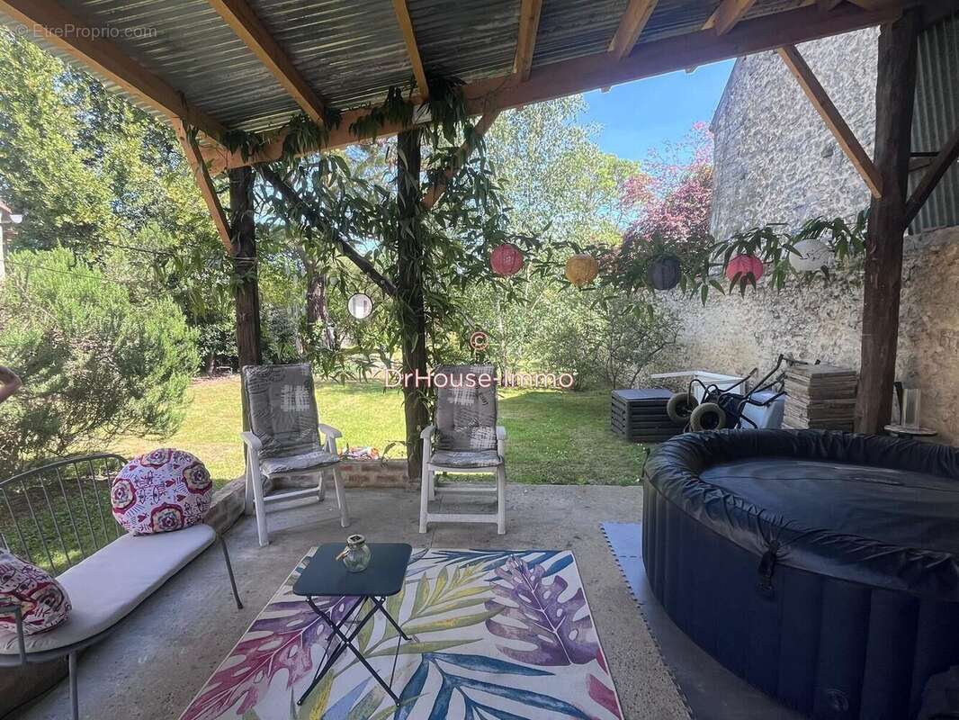 Maison à CERNY