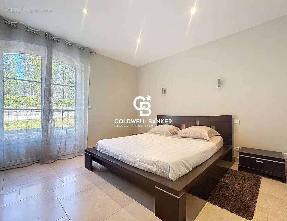 Maison à PUGET-SUR-ARGENS