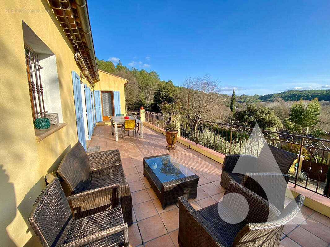 Maison à ENTRECASTEAUX