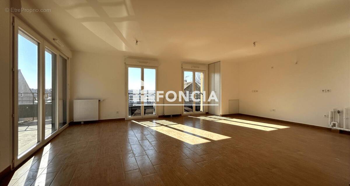 Maison à CORBEIL-ESSONNES