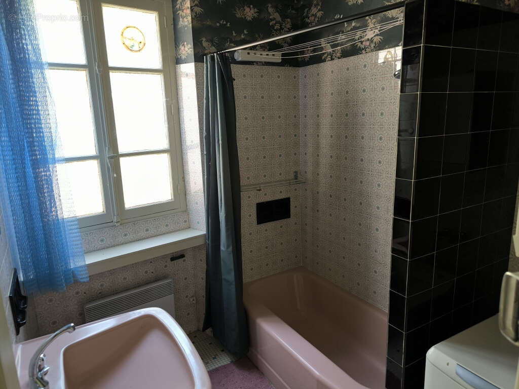 Maison à OUROUX-EN-MORVAN