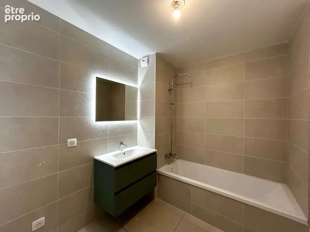 À vendre – Appartement T3 de 68 m² avec balcon à Ambilly (74) - photo 4