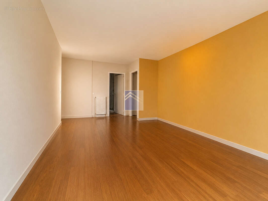 Appartement à LEVALLOIS-PERRET