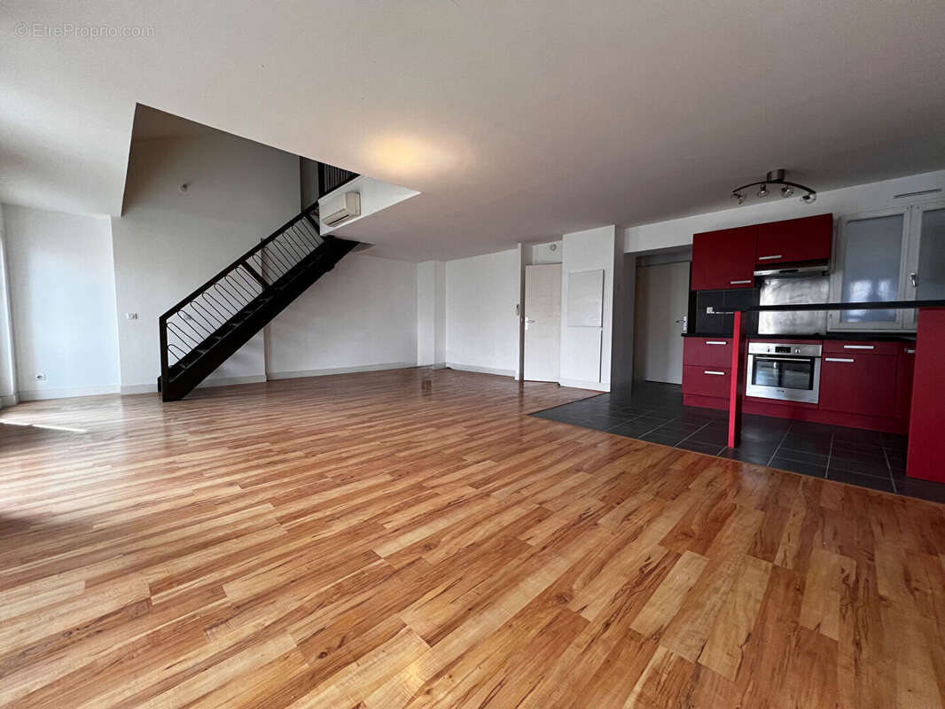 Appartement à MARSEILLE-2E