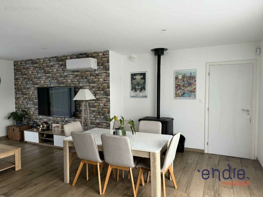 Maison à DOMPIERRE-SUR-BESBRE