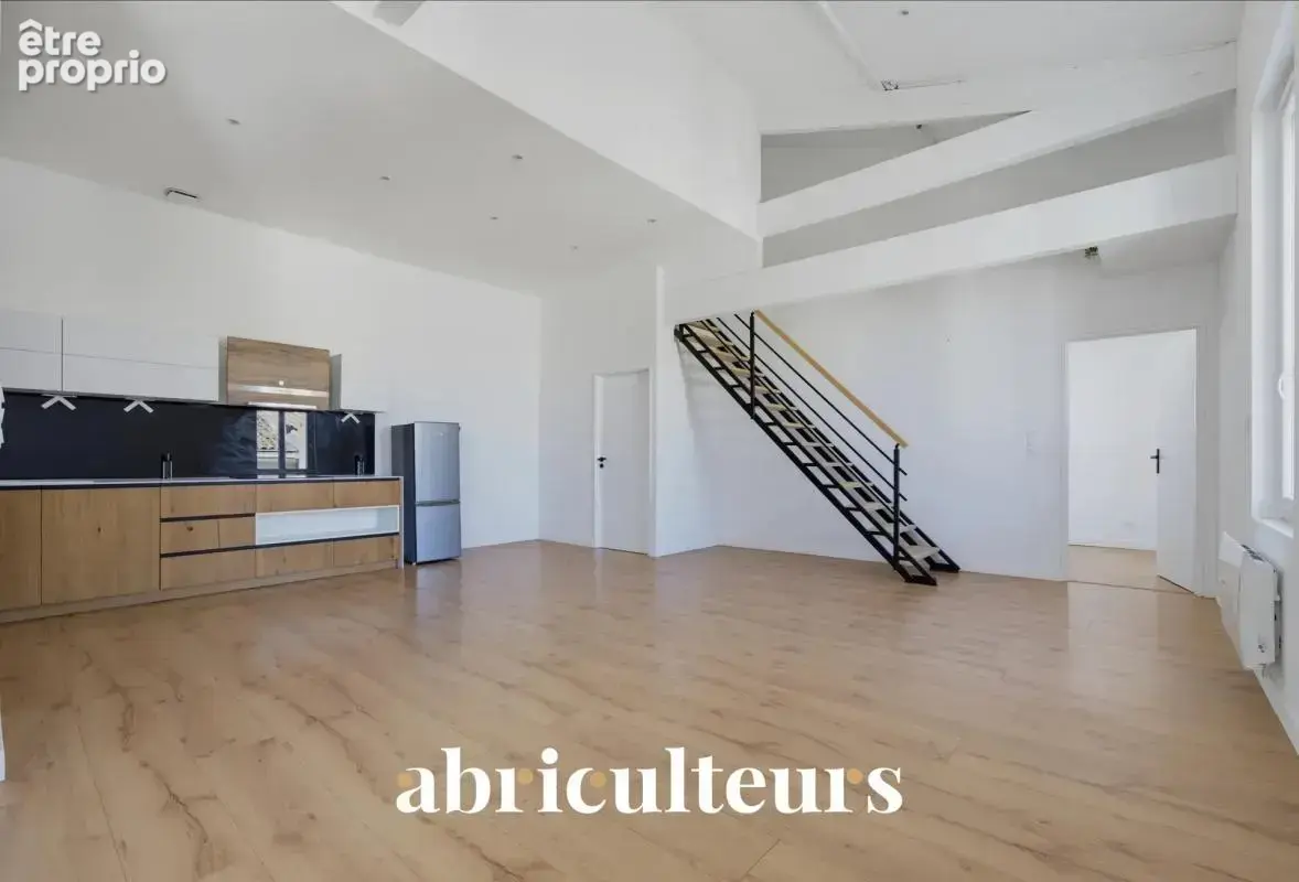 Appartement duplex lumineux grande hauteur sous plafond en vente à Bordeaux 33300 - photo 7