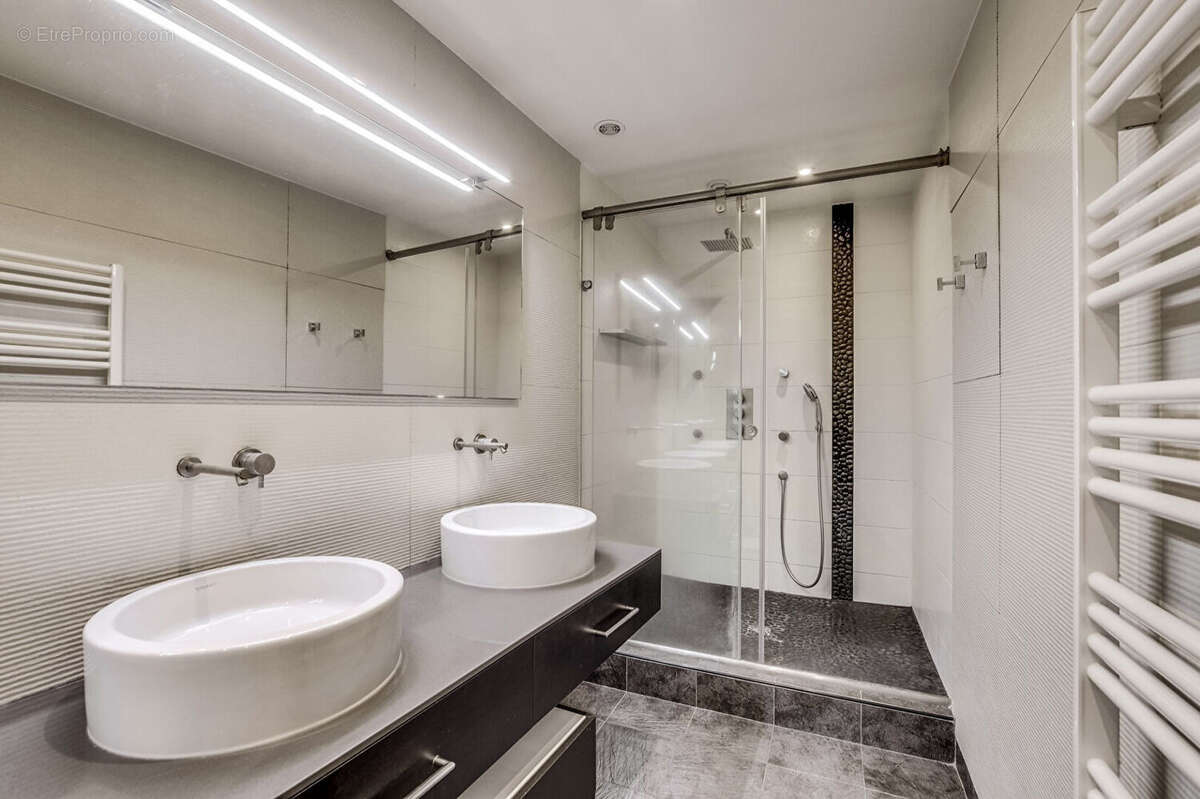 Appartement à PARIS-19E