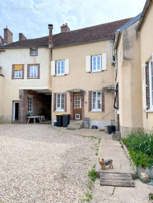 Maison à BUSSY-EN-OTHE